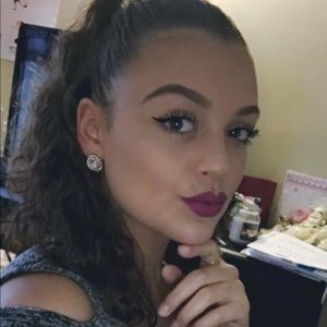 Meet your Posher, Melany